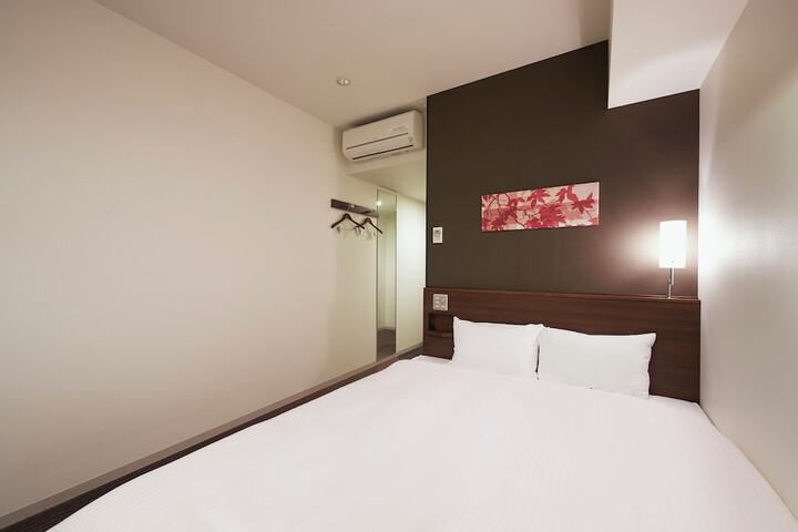 Room 14 of 49