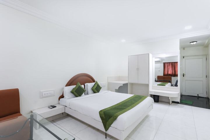 Room 16 of 35