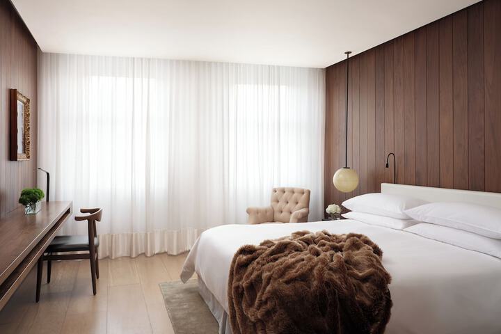 Room 40 of 139