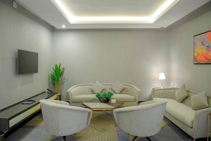 Room 7 of 27