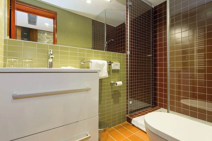 Room 45 of 120