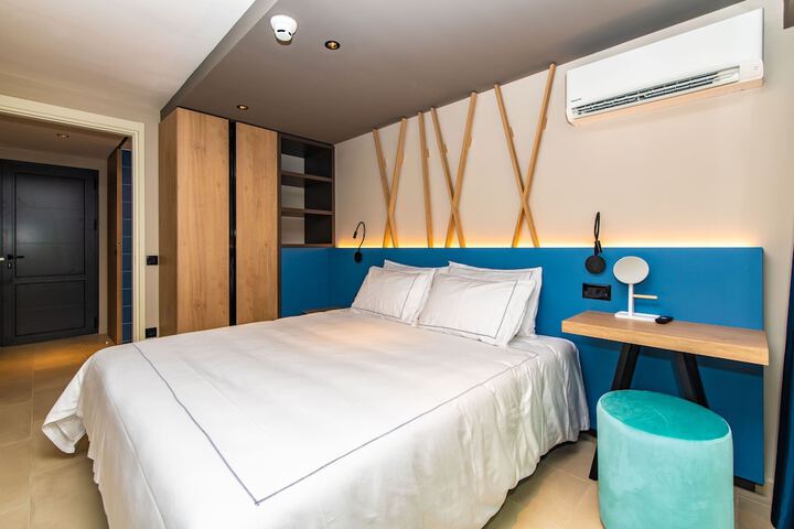 Room 4 of 71