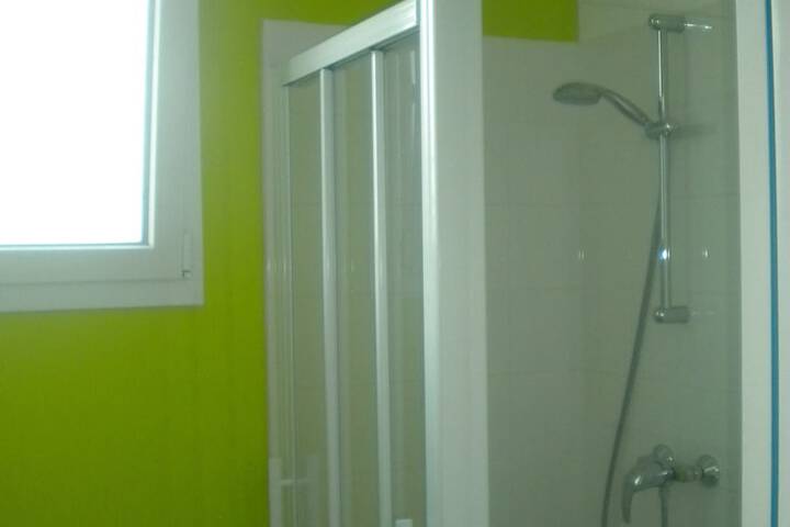 Room 12 of 25