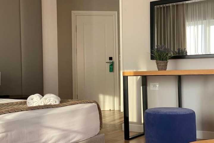 Room 8 of 41