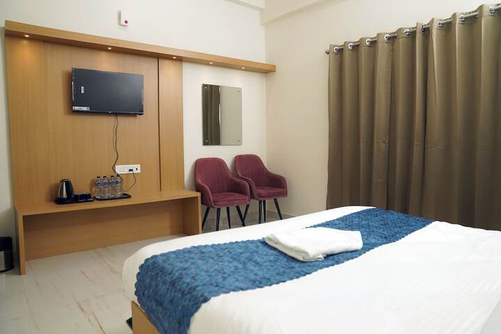 Room 13 of 22