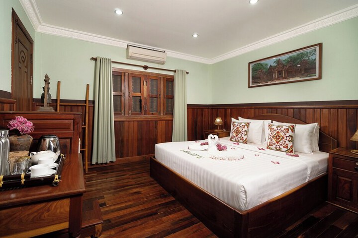 Room 12 of 84