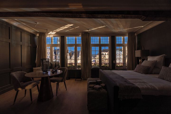 Room 6 of 25
