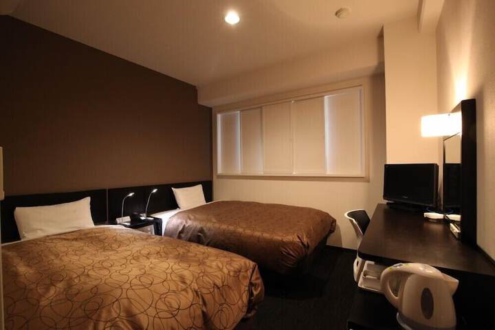 Room 4 of 19