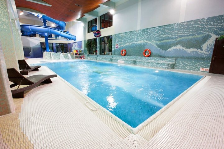Pool 24 of 81