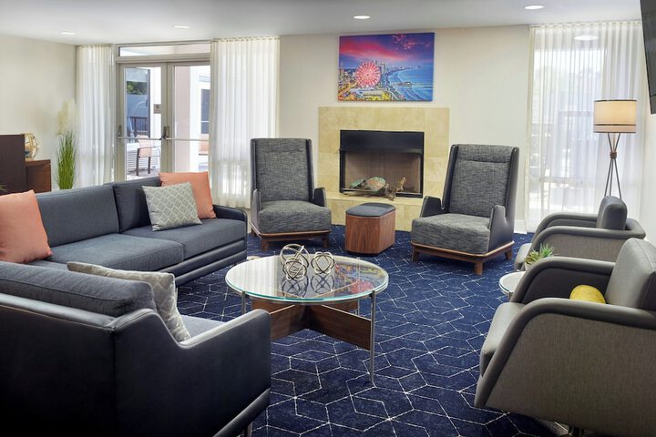 Lobby lounge