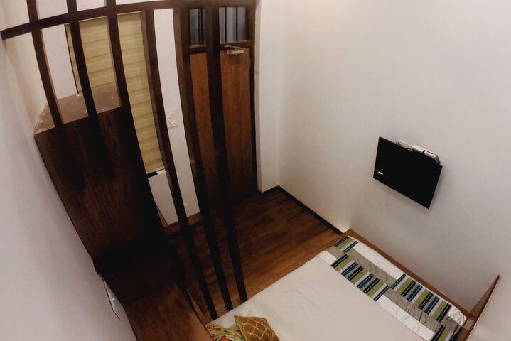 Room 17 of 44