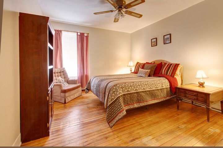 Room 10 of 31