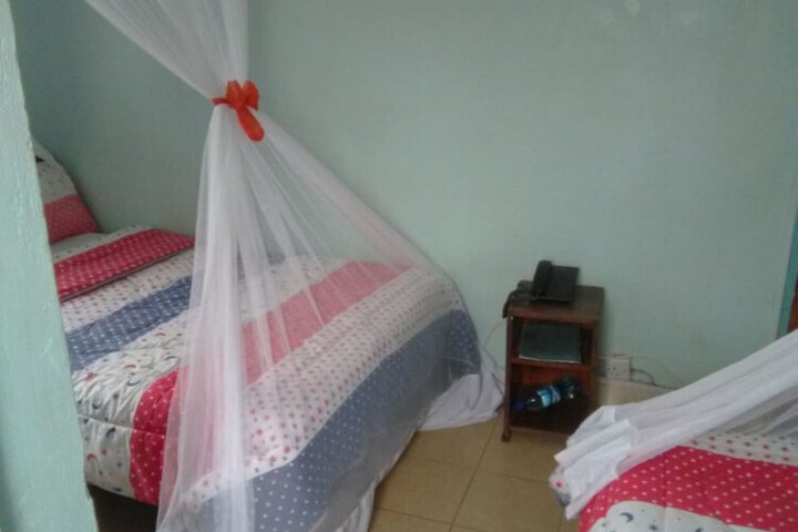 Room 13 of 30