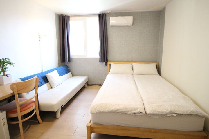 Room 26 of 178