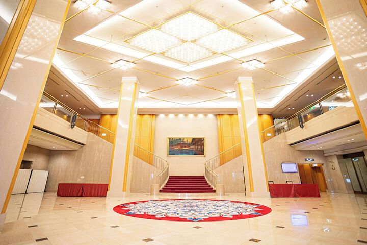 Entrance & Lobby