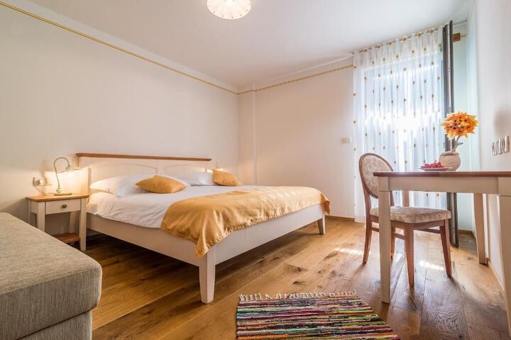 Room 16 of 58