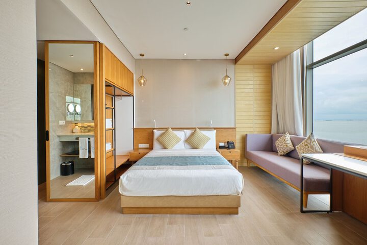 Room 98 of 204