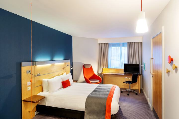 Room 13 of 81