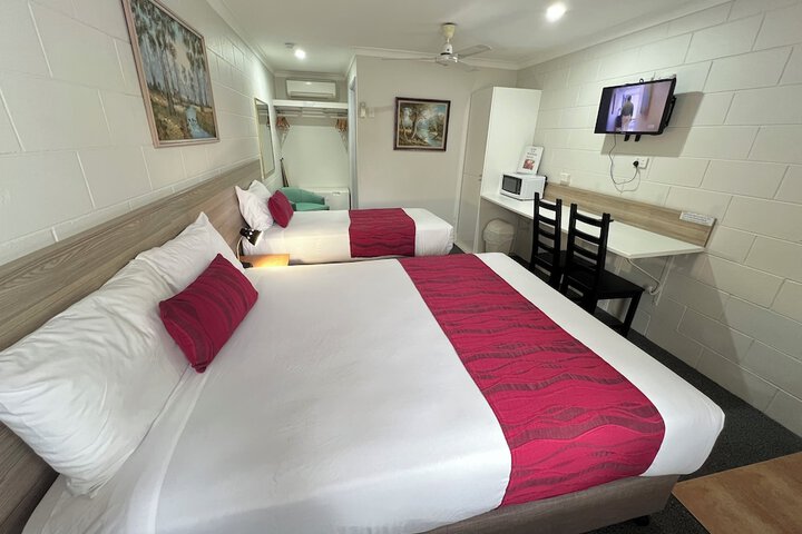 Room 8 of 18