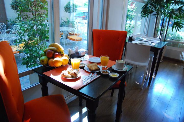 Breakfast/Coffee Service 40 of 46