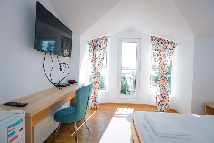 Room 10 of 79