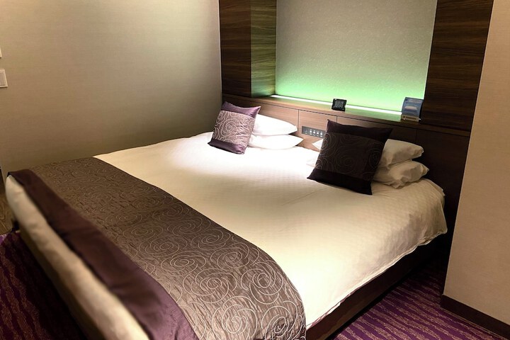 Room 12 of 68