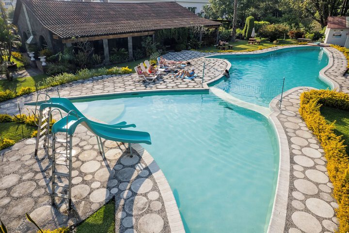 Pool 24 of 40
