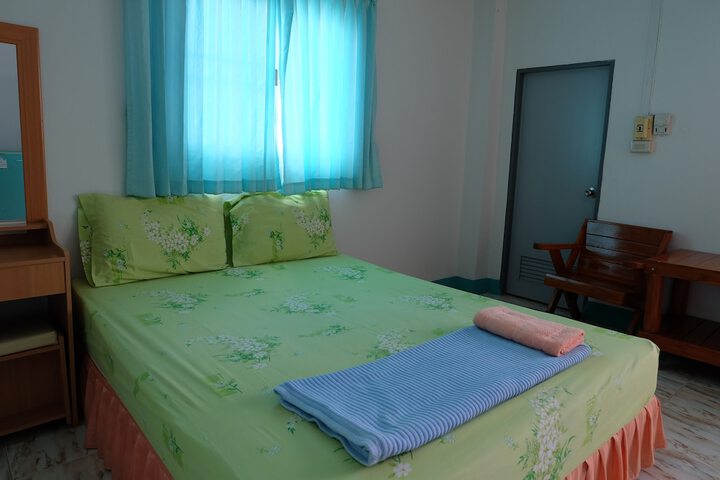 Room 4 of 15