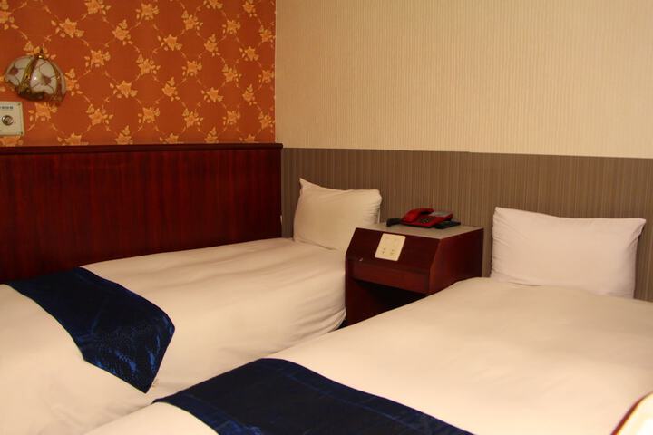 Room 10 of 51
