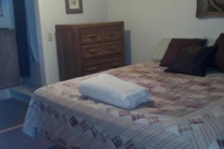 Room 7 of 8
