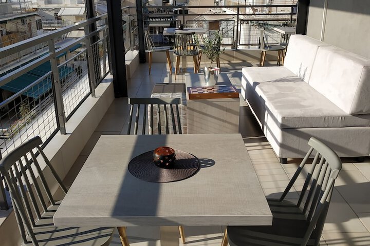 Lounge 90 of 111