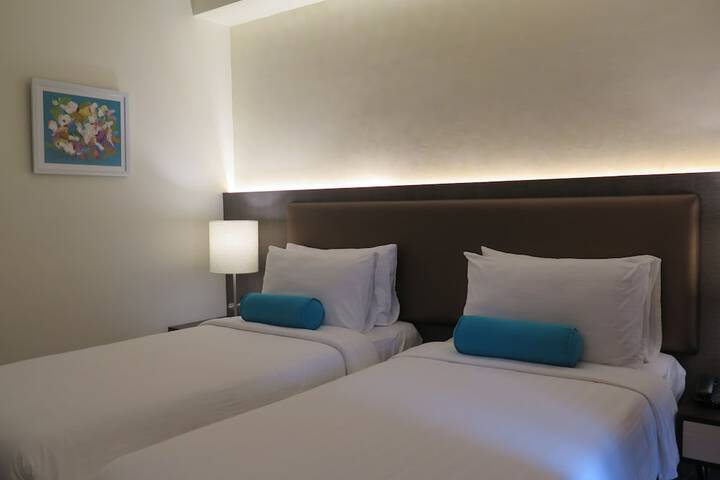 Room 13 of 52