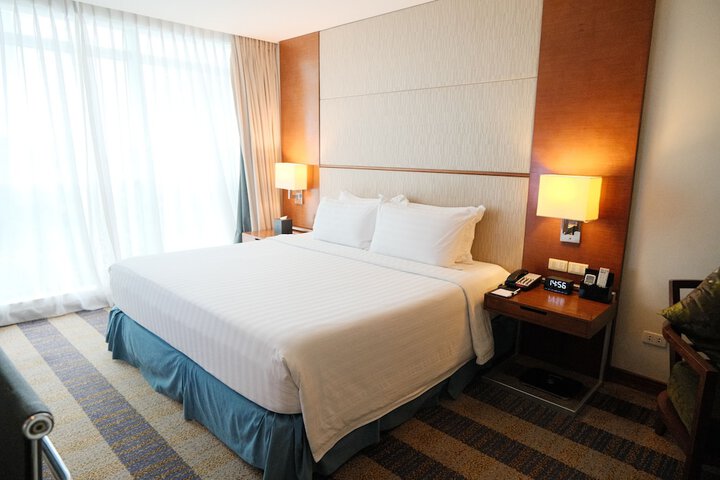 Room 16 of 90