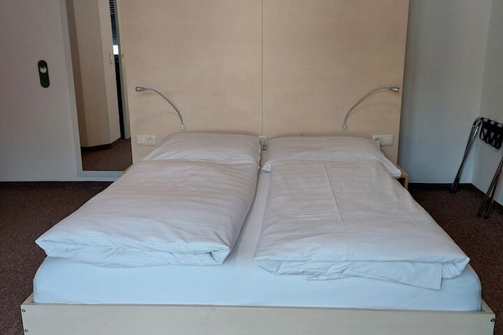 Room 30 of 76