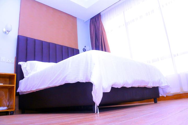 Room 13 of 31