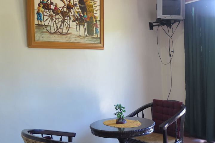 Room 12 of 27