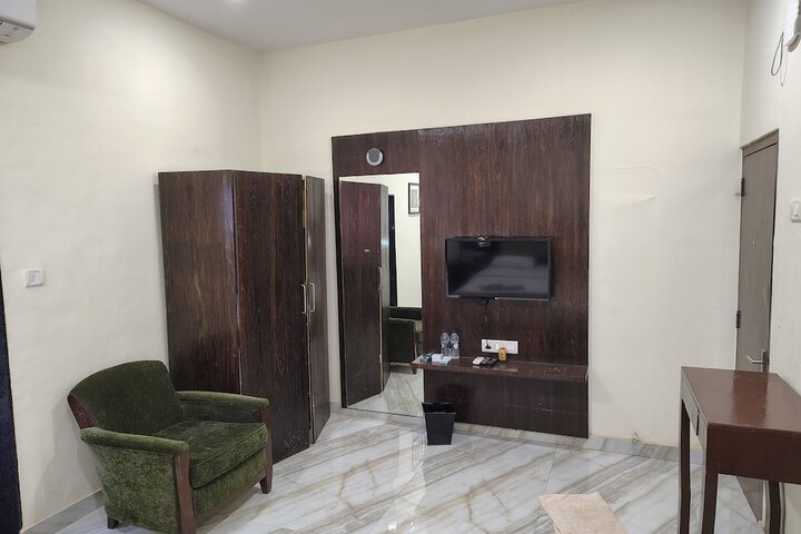 Room 12 of 46