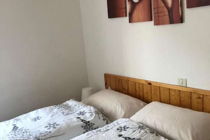 Room 34 of 69