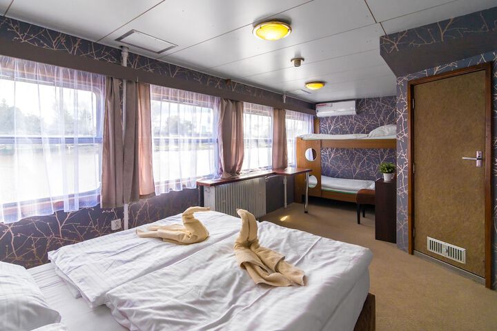 Room 8 of 50