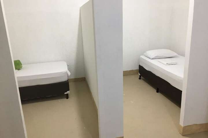 Room 8 of 18