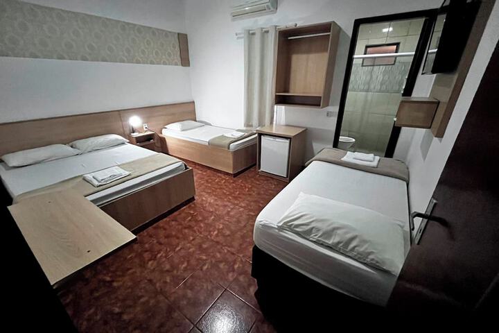 Room 8 of 13