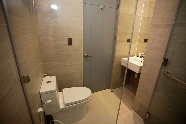 Room 7 of 11