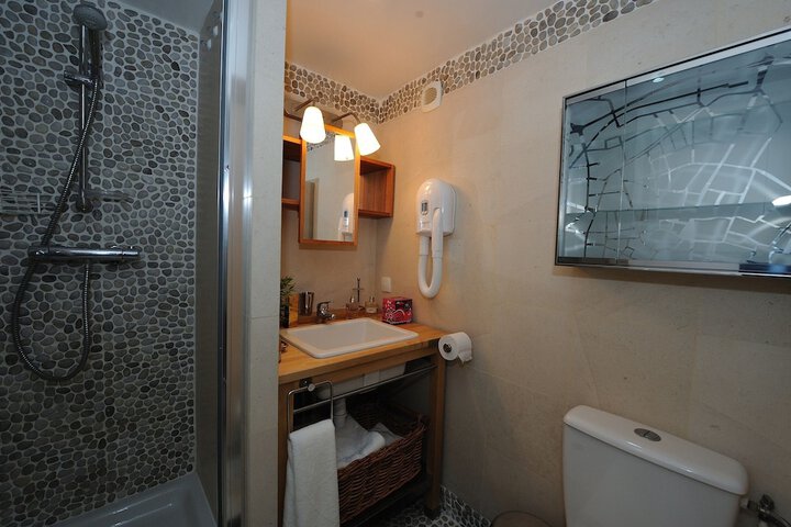 Room 614 of 648