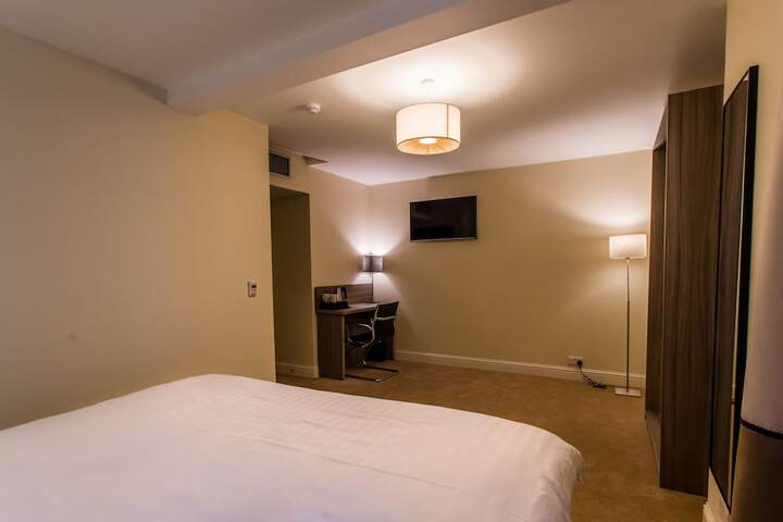 Room 10 of 36
