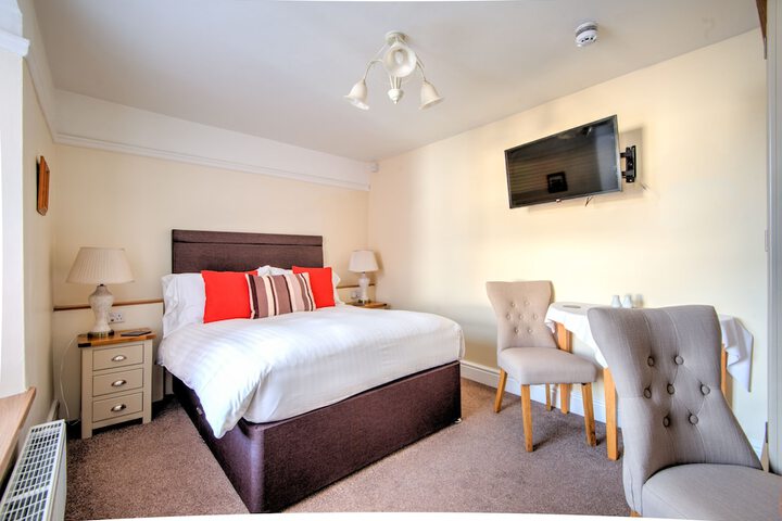 Room 10 of 34