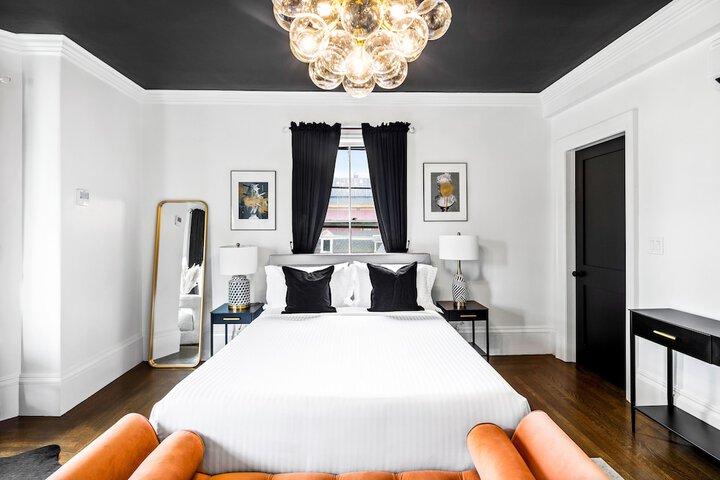 Room 4 of 46