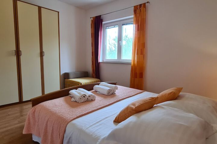 Room 16 of 62