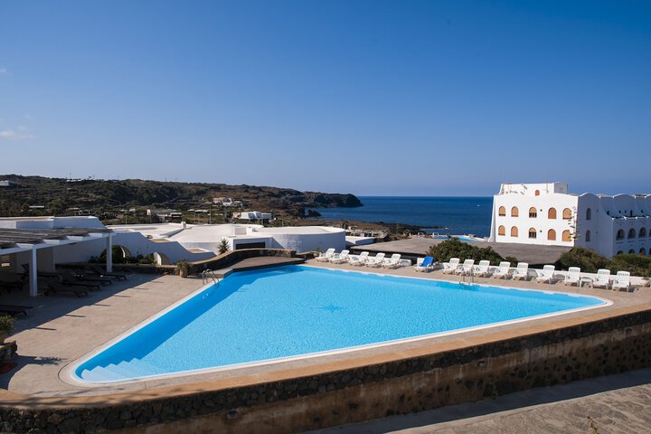 Hotel Pool