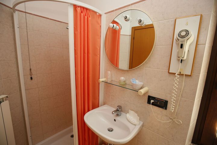 Room 21 of 52