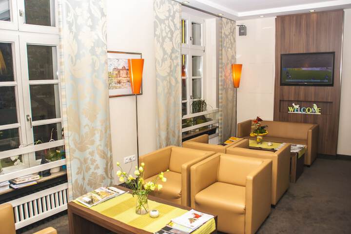 Guest Lobby